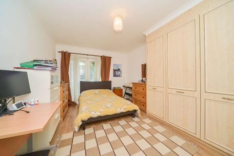 2 bedroom flat to rent, Woodland Crescent, Canada Water, London