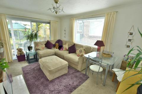 5 Cannon Close, Broadstone, BH18 8HP