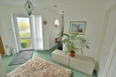5 Cannon Close, Broadstone, BH18 8HP