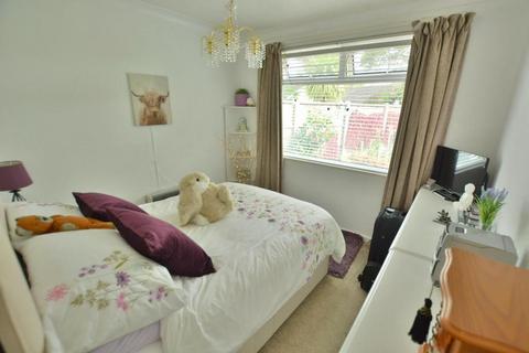 5 Cannon Close, Broadstone, BH18 8HP