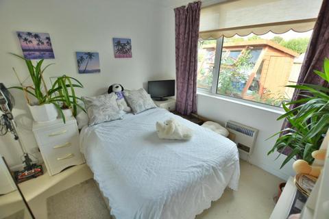 5 Cannon Close, Broadstone, BH18 8HP