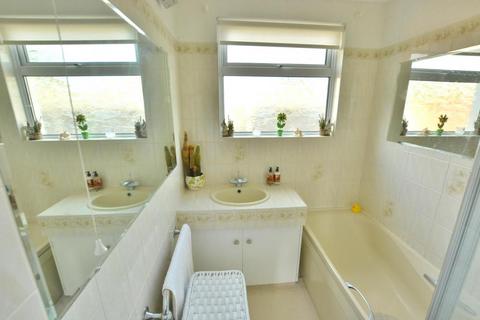 5 Cannon Close, Broadstone, BH18 8HP