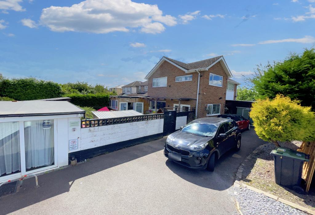 Daws Avenue, Bournemouth, Dorset 4 bed detached house £525,000
