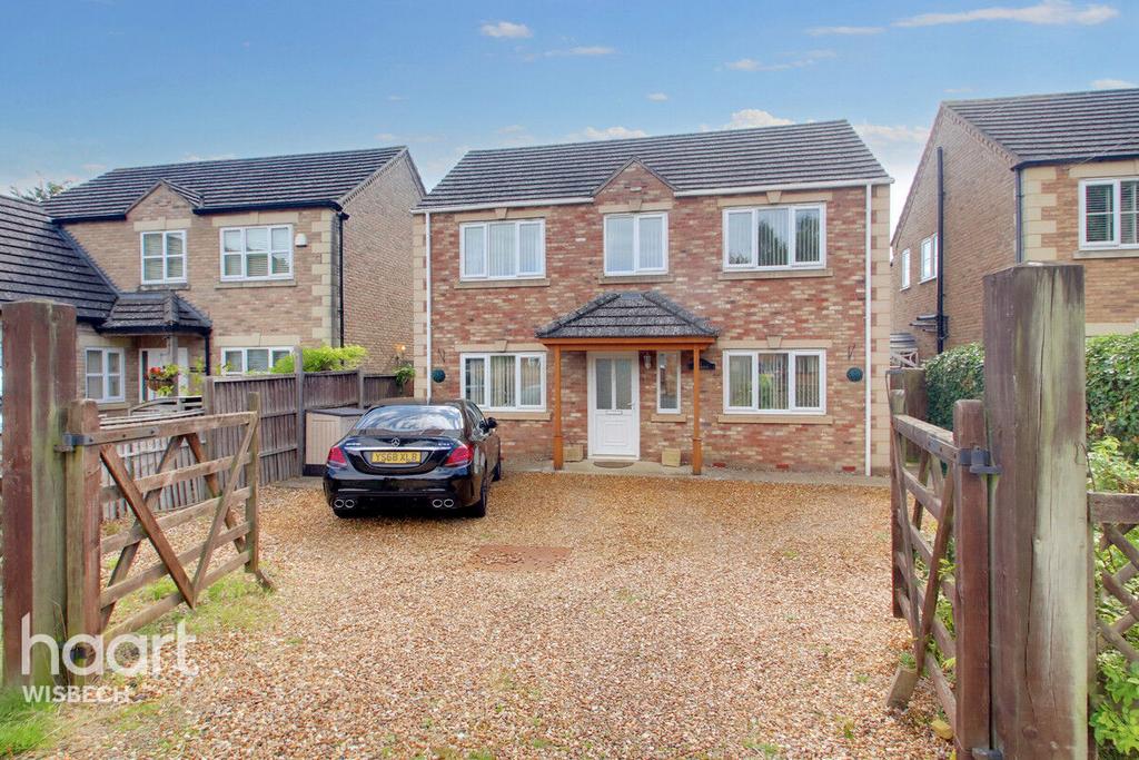 Station Road, Wisbech St Mary 3 bed detached house for sale £280,000