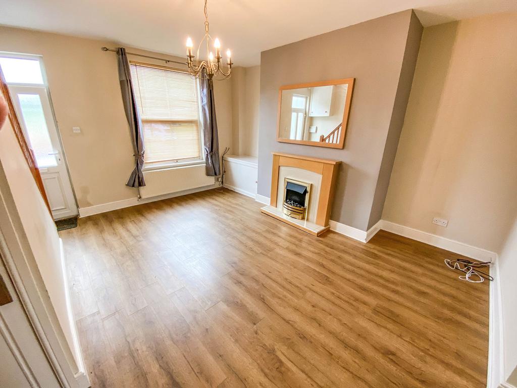 Front Street, Pity Me, Durham, Durham, DH1 5DE 2 bed terraced house for