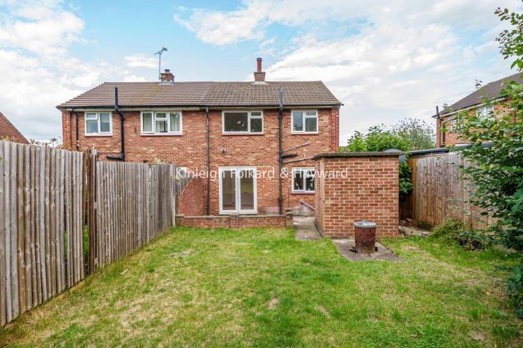 Walsingham Road, BR5 3 bed house £1,900 pcm (£438 pw)