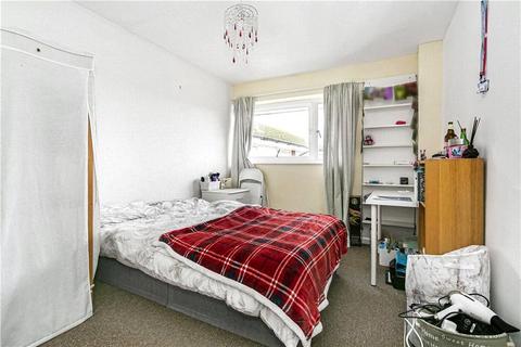 1 bedroom in a house share to rent, Guildford Park Avenue, Guildford, Surrey, GU2