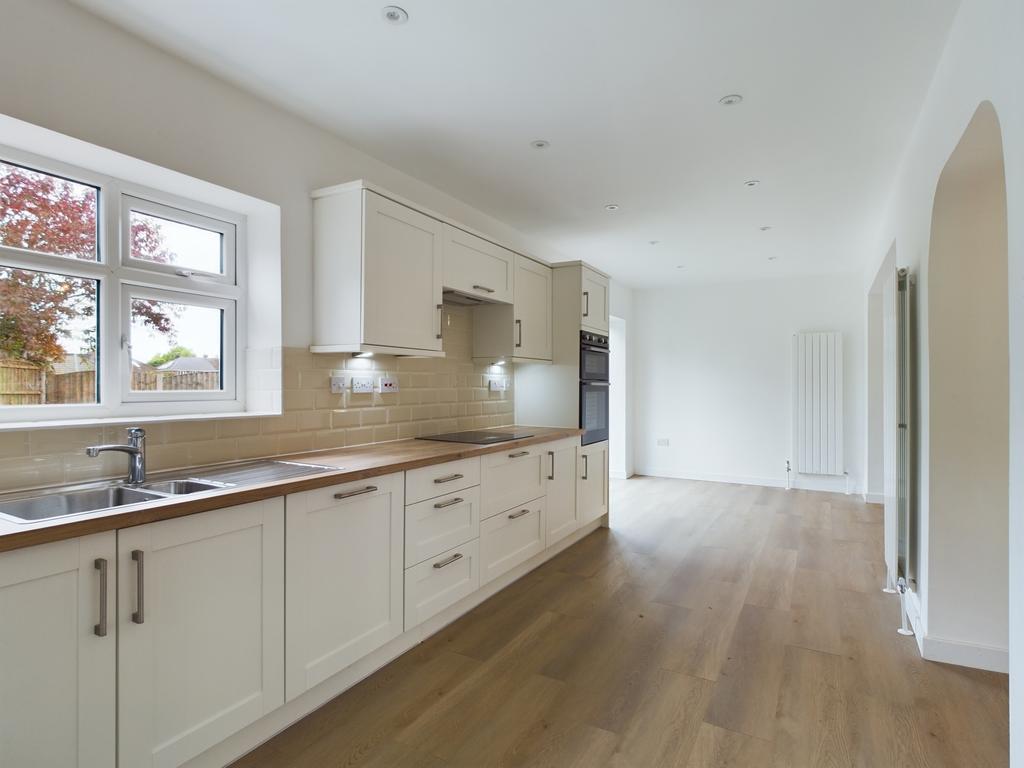 The Serpentine, Aughton, Lancashire 4 bed semidetached bungalow £
