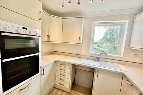 2 bedroom flat to rent, Springs Lane, Ilkley, West Yorkshire, LS29