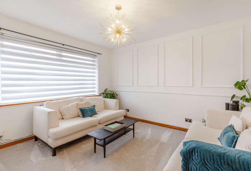 Graham Close, Brentwood, Essex 3 bed semidetached house for sale £