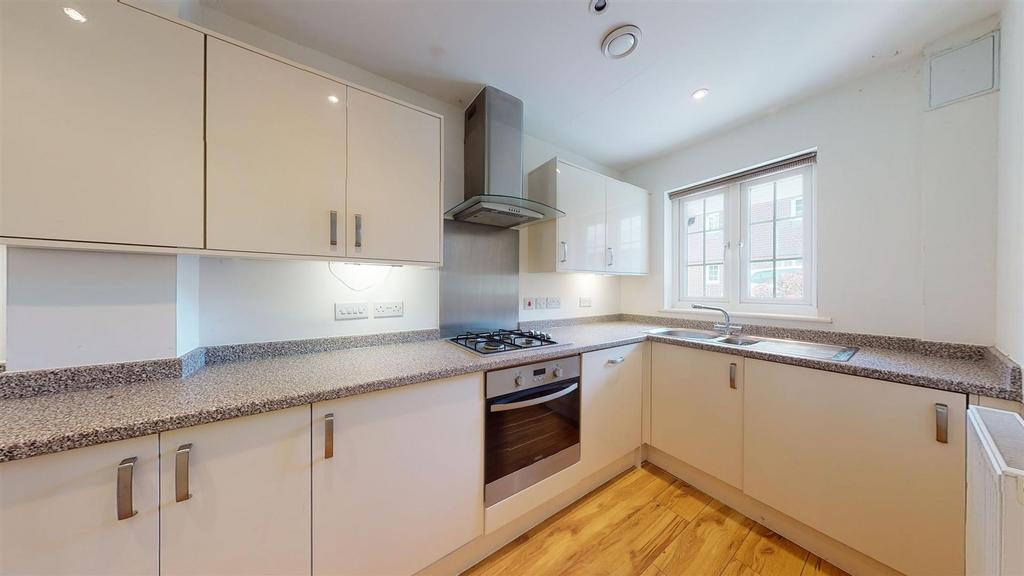 Lancaster Drive, Hawkinge, CT18 2 bed terraced house for sale £260,000