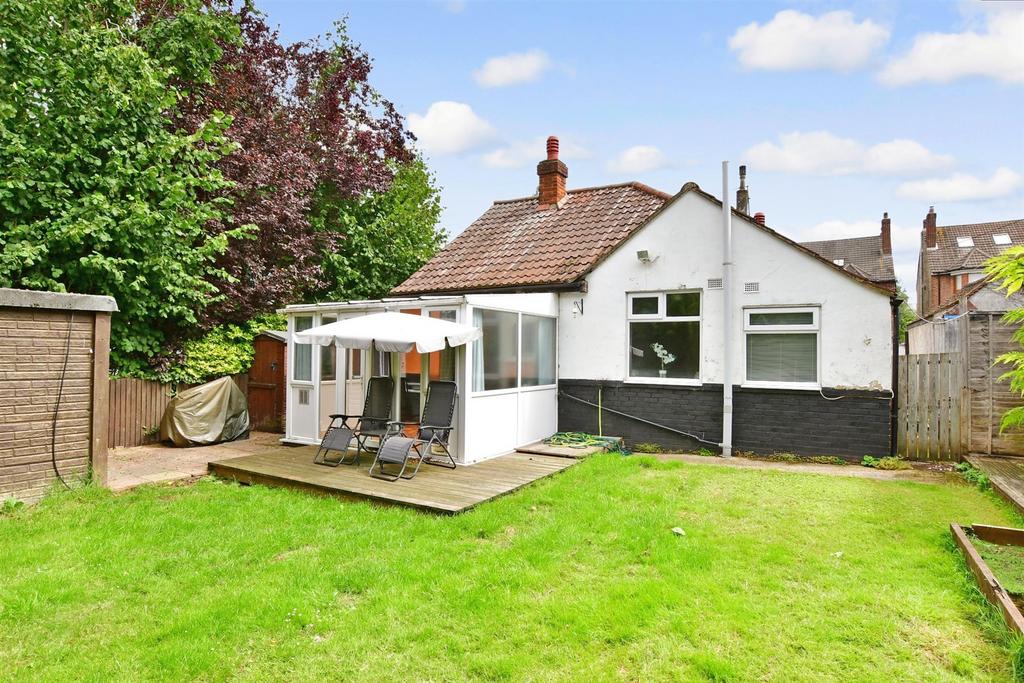 Hayle Road, Maidstone, Kent 3 bed detached bungalow for sale £350,000