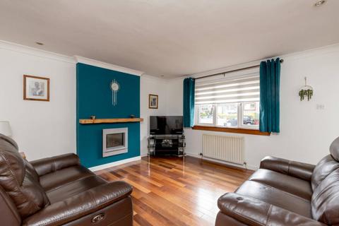 33 Dochart Drive, Edinburgh, EH4 7LD