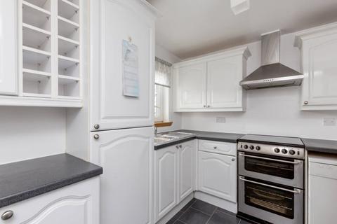 33 Dochart Drive, Edinburgh, EH4 7LD