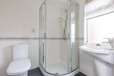 33 Dochart Drive, Edinburgh, EH4 7LD