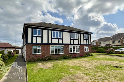 2 bedroom flat for sale, Tudor Court, 443 Clifton Drive North, Lytham St Annes