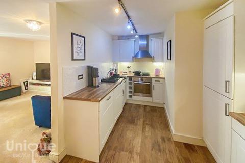 2 bedroom apartment for sale, Woodlands View, Lytham St. Annes, Lancashire, FY8