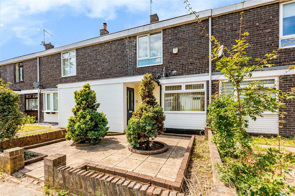 Bretons, Basildon, SS15 2 bed terraced house for sale £280,000