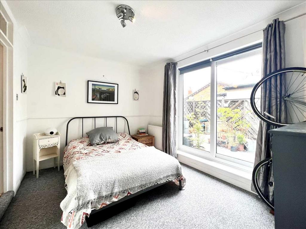 Bedroom: