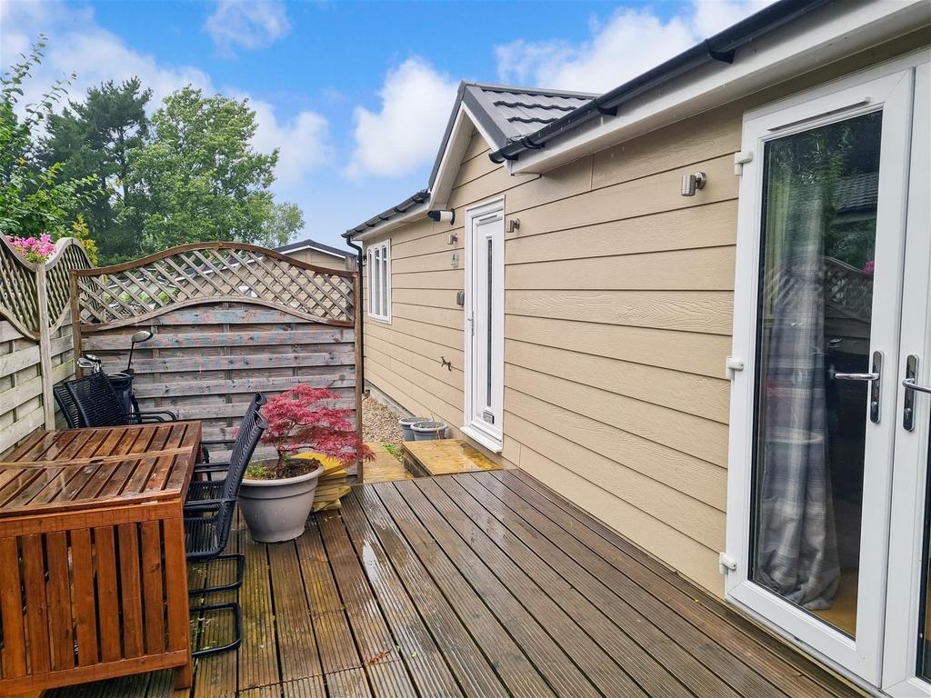 Golden Cross, East Sussex 2 bed park home for sale £230,000
