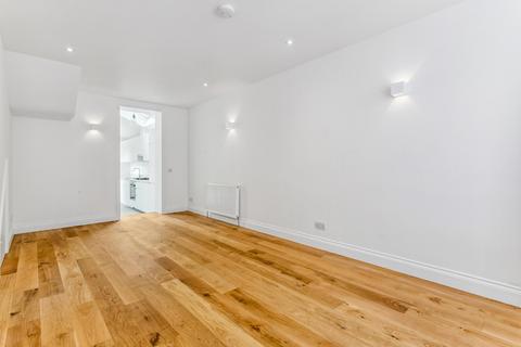 3 bedroom terraced house to rent, Sandycombe Road, Richmond, Surrey