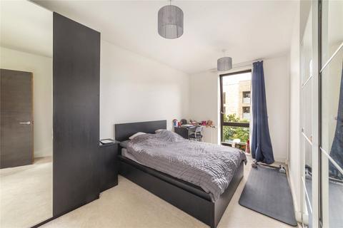 2 bedroom flat for sale - Sailors House, 16 Deauville Close, London