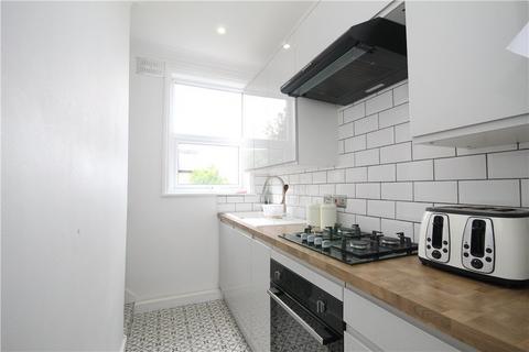 3 bedroom maisonette to rent, Hythe Road, Thornton Heath, CR7