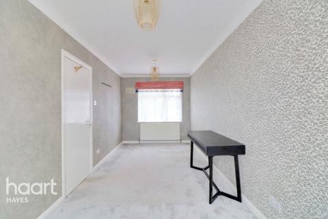 12 Fern Lane, Hounslow, TW5 0HL