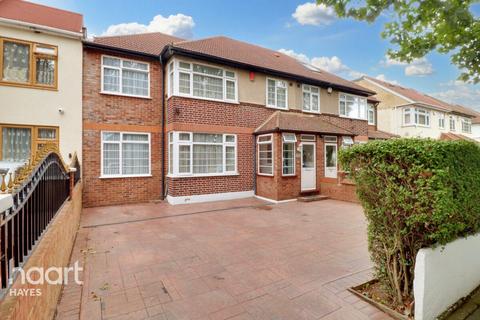 12 Fern Lane, Hounslow, TW5 0HL