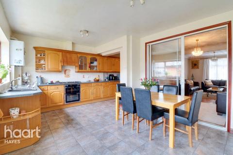 12 Fern Lane, Hounslow, TW5 0HL