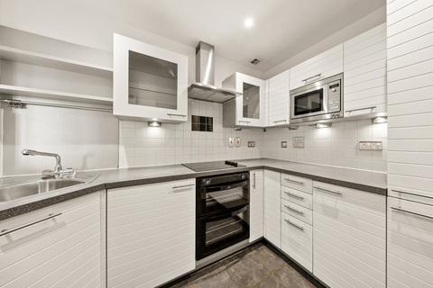 3 bedroom flat to rent, Wards Wharf Approach, London