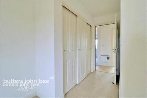 2 bedroom flat to rent, Doulton Grove