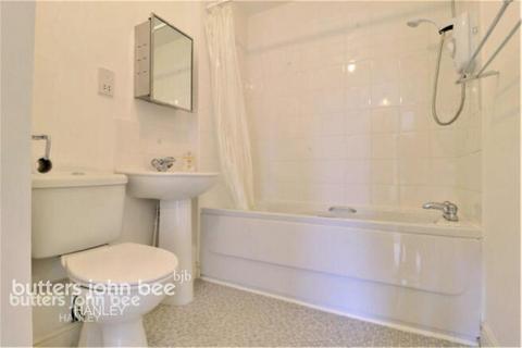 2 bedroom flat to rent, Doulton Grove