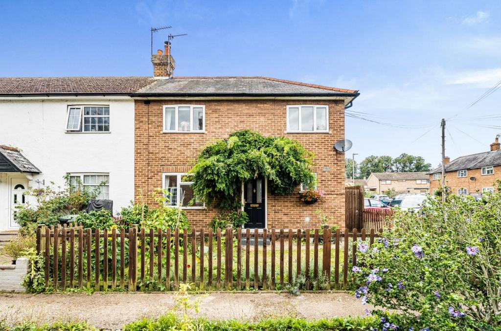 Brookside, Campton, Shefford 3 bed semidetached house for sale £370,000