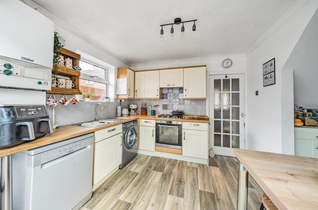 Brookside, Campton, Shefford 3 bed semidetached house for sale £370,000