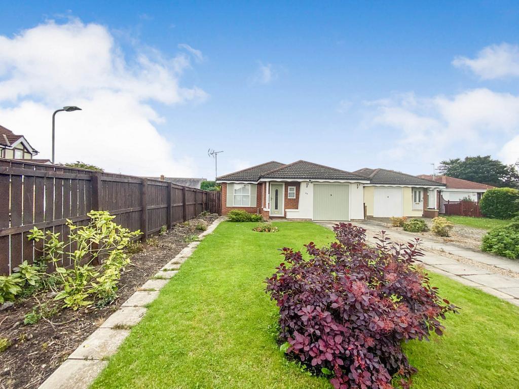 Oakapple Close, Bedlington, Northumberland, NE22 7LL 2 bed bungalow for