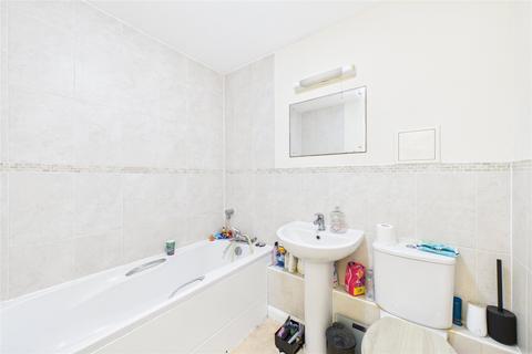 undefined, Farnborough Road, Farnborough, Hampshire, GU14