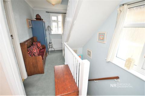 19 Oakhurst Road, Epsom, KT19 9SF