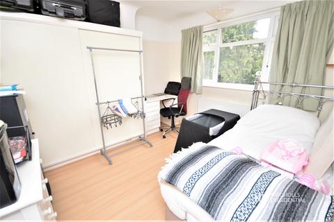19 Oakhurst Road, Epsom, KT19 9SF