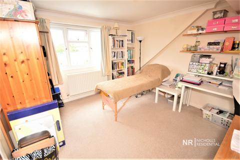 19 Oakhurst Road, Epsom, KT19 9SF