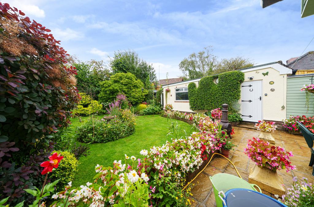 Ashdene Road, Ashurst, Southampton, Hampshire, SO40 3 bed bungalow for
