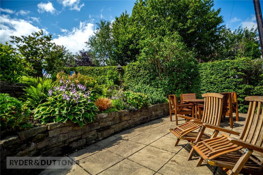 Cheviots Road, High Crompton, Shaw, Oldham, OL2 3 bed bungalow for sale