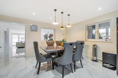 2 Windmill Road, Sunbury-on-thames, TW16 7HX