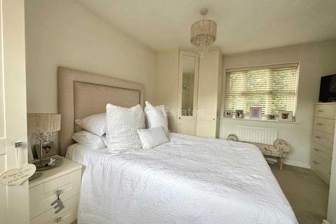 72 Bramble Tye, Laindon, Basildon, SS15 5GS