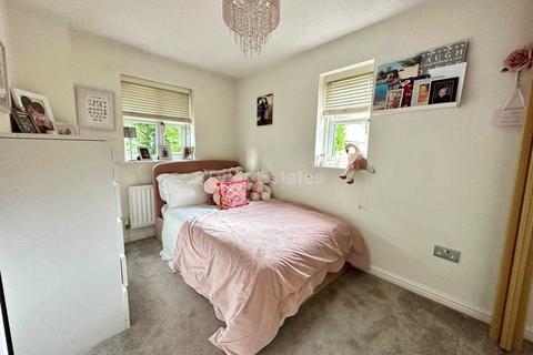 72 Bramble Tye, Laindon, Basildon, SS15 5GS