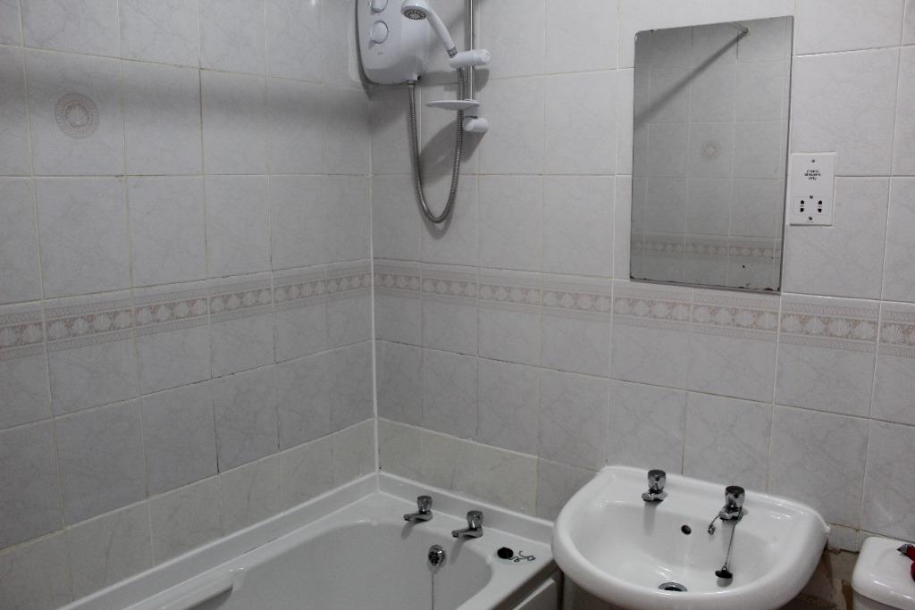 Apartment in Glasgow - View 5
