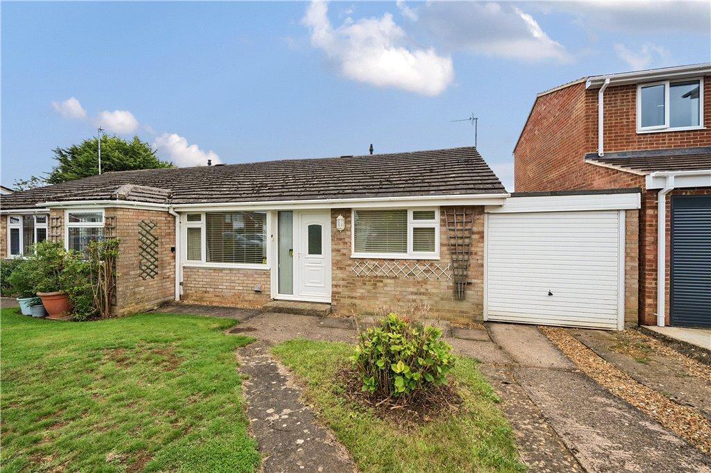 Highfields, Towcester, Northamptonshire, NN12 2 bed bungalow £250,000