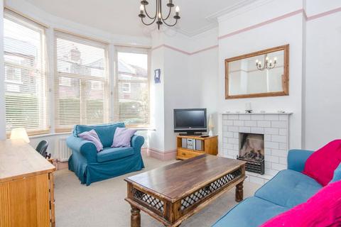 33 Kitchener Road, London, N2 8AS