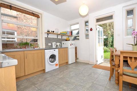 33 Kitchener Road, London, N2 8AS