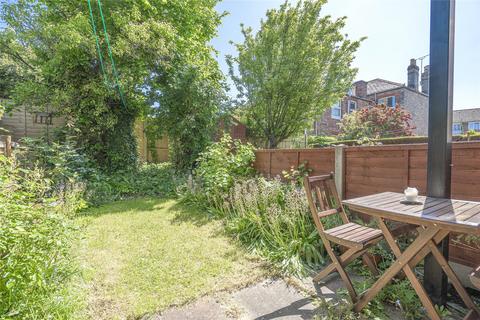 33 Kitchener Road, London, N2 8AS